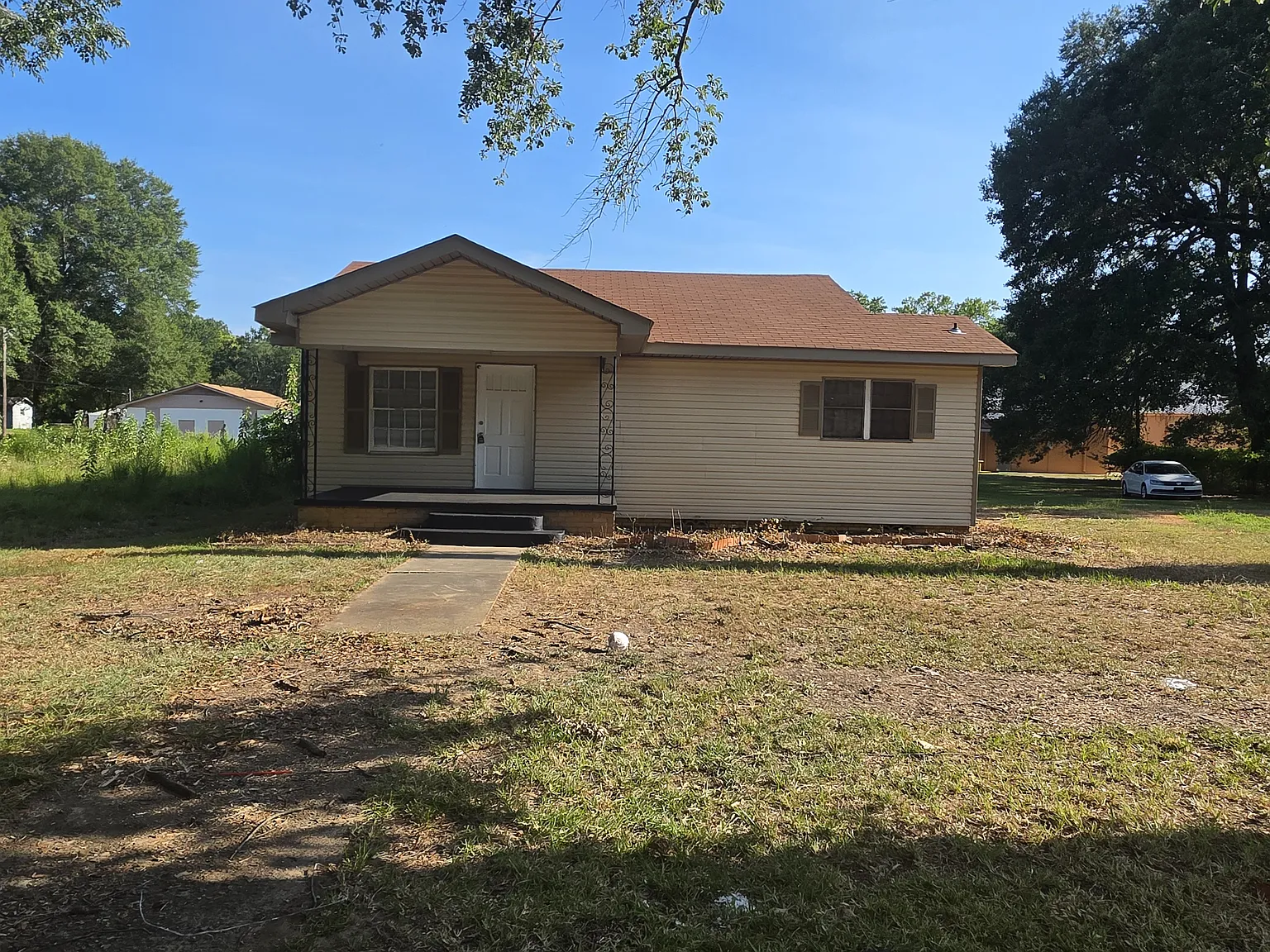 2 bed, 1404 sqft, $875 — Photo 1