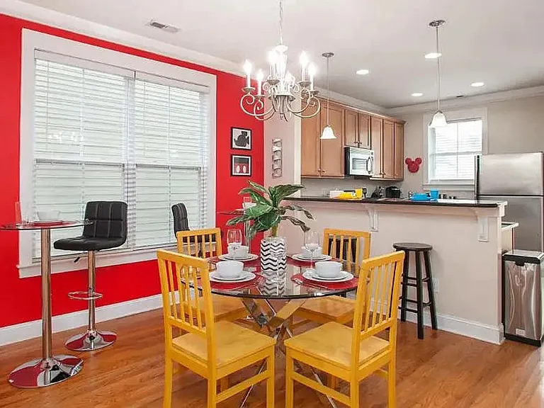 527 Dubois Ct — Photo 9