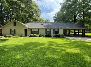 302 Cypress St, Leland, MS 38756