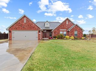 5526 Ashbrook Dr, Bartlesville, OK 74006