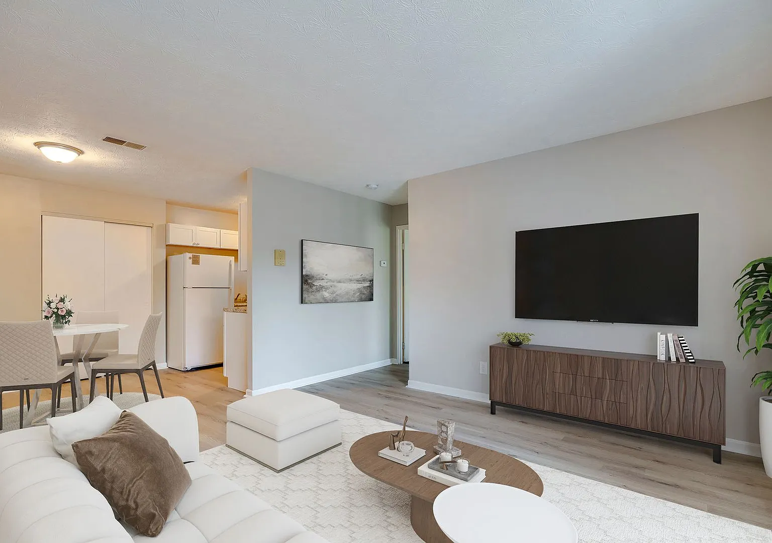 Auburn Park Apartments — Photo 4