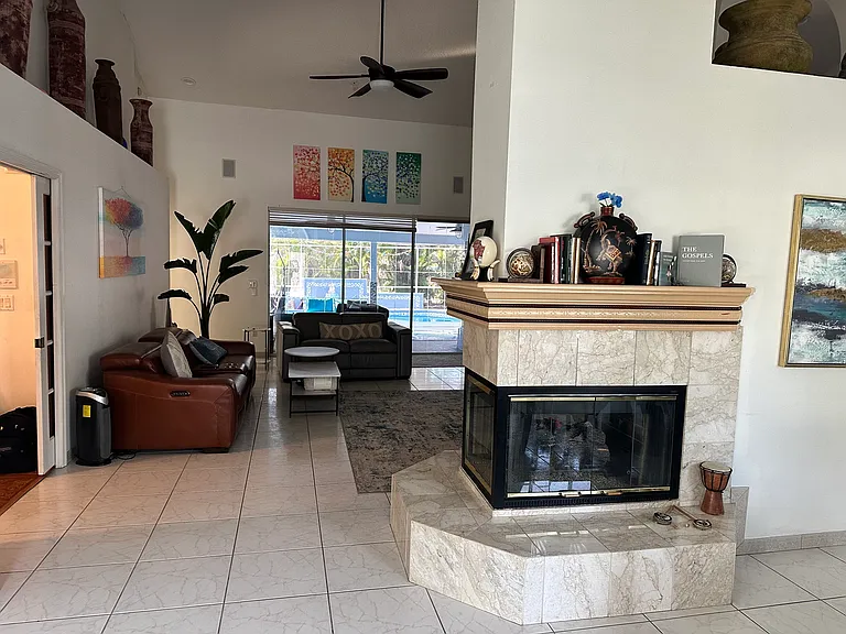 840 Calafut Ct — Photo 3