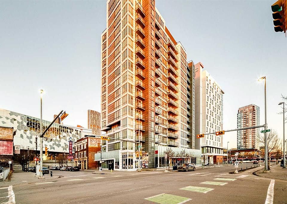 1st image of 450 W 8th Ave SE #310