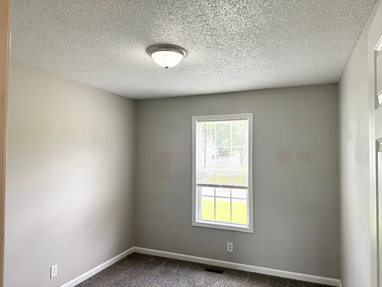 1200 Carol Dr — Photo 11
