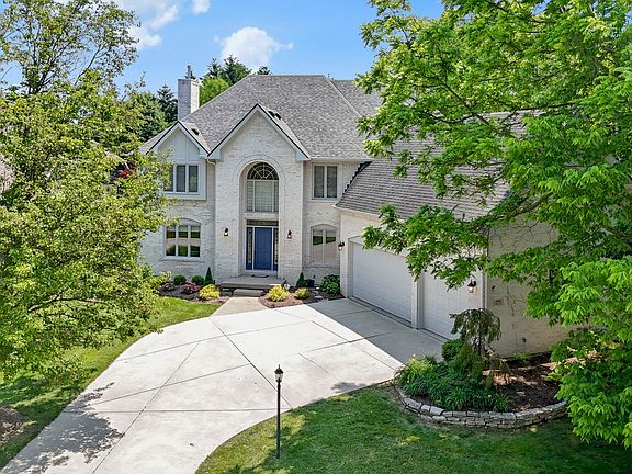 3rd image of 4763 Woods Edge Dr