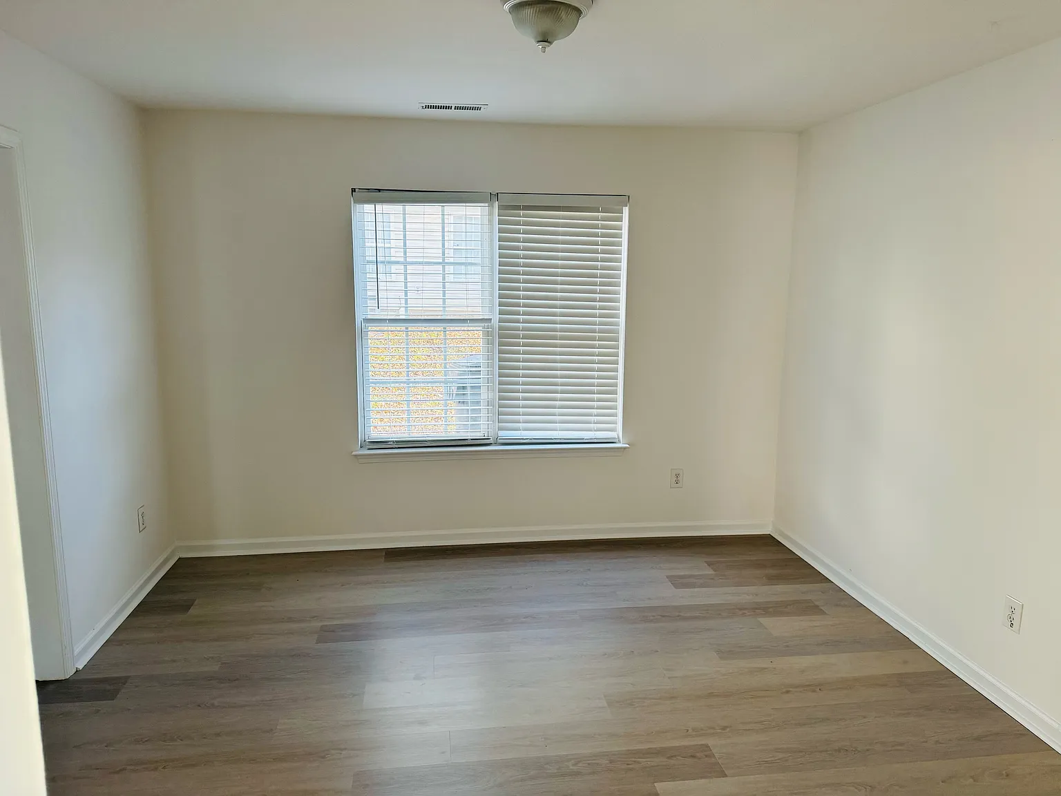 Brooktree Dr, Charlotte — Photo 3