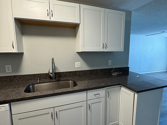 4th image of 6640 137th Pl NE APT 472