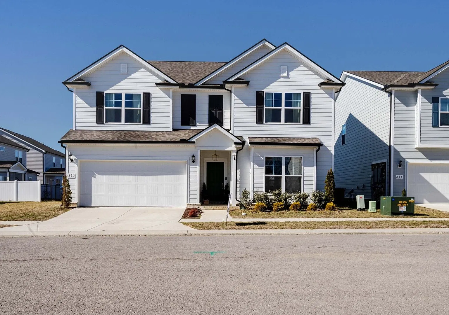Spacious 5BR House in La Vergne — Photo 2