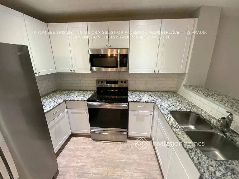 1400 Cloyne Dr — Photo 6