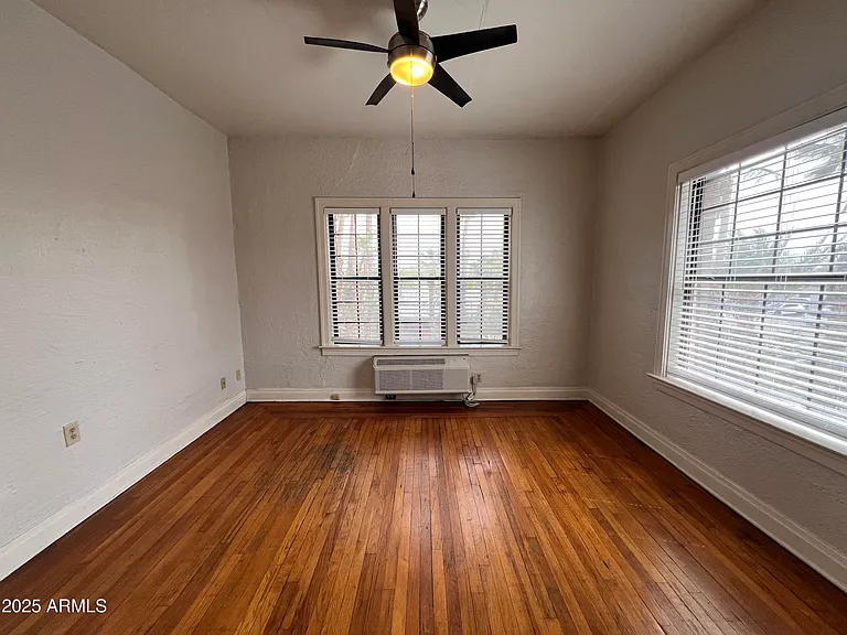902 E Palm Ln #6 — Photo 13
