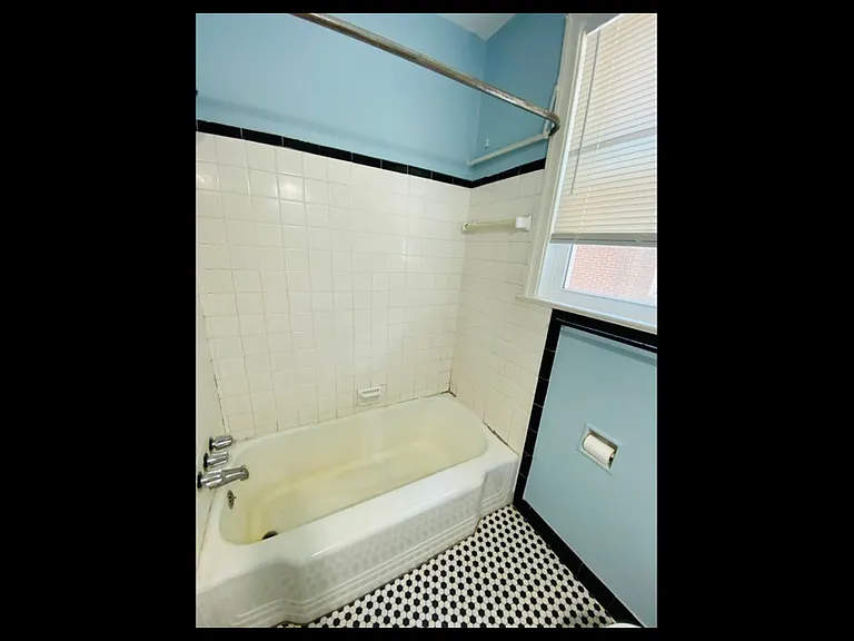 331 S Woodrow St #1 — Photo 6