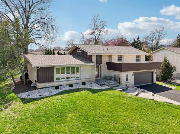 6709 W Menominee Pkwy, Palos Heights, IL 60463