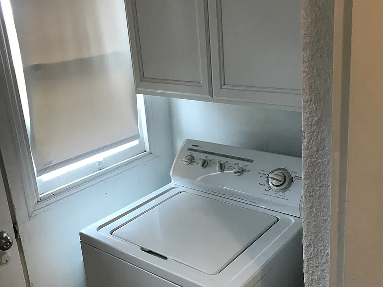 1338 N Euclid Ave — Photo 33