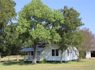 4207 W County Line Rd, Schulenburg, TX 78956