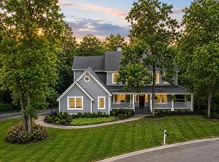 8000 Cripple Creek Dr, Long Grove, IL 60047