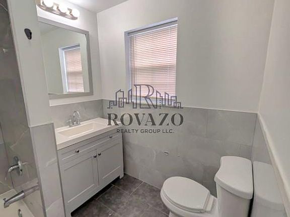 3rd image of 23 Parkway Dr W APT 3