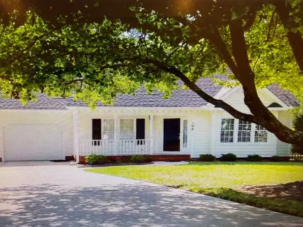 105 Avent Pines Ln, Holly Springs, NC 27540