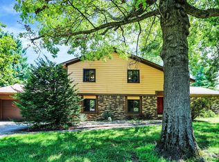 559 Moccosin Rd, Greenwood, IN 46142