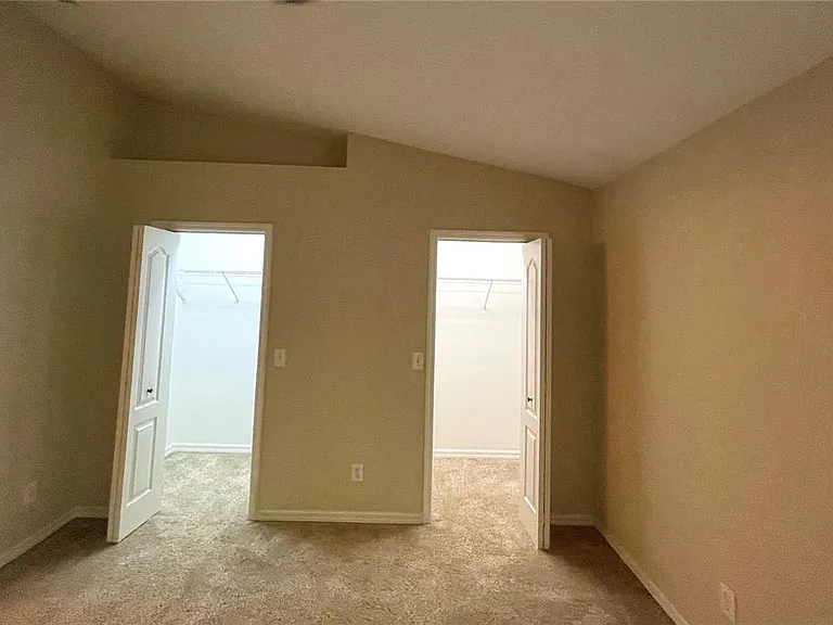 11219 Cedar Hollow Ln — Photo 24