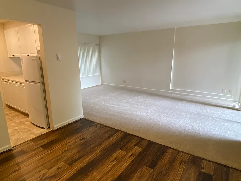 400 W Roy St #104 — Photo 6