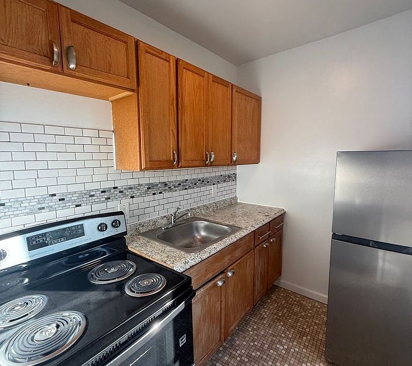 1st image of 40 Lander St APT 4