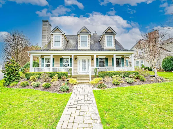 14 Green Ash Street #14, Calverton, NY 11933