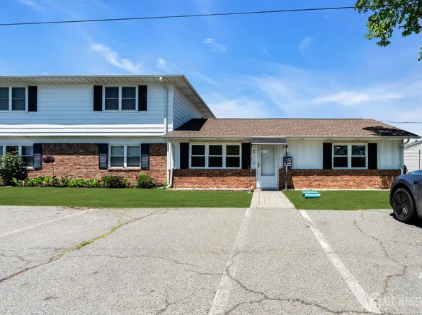 2 Utah Dr, Old Bridge, NJ 08857