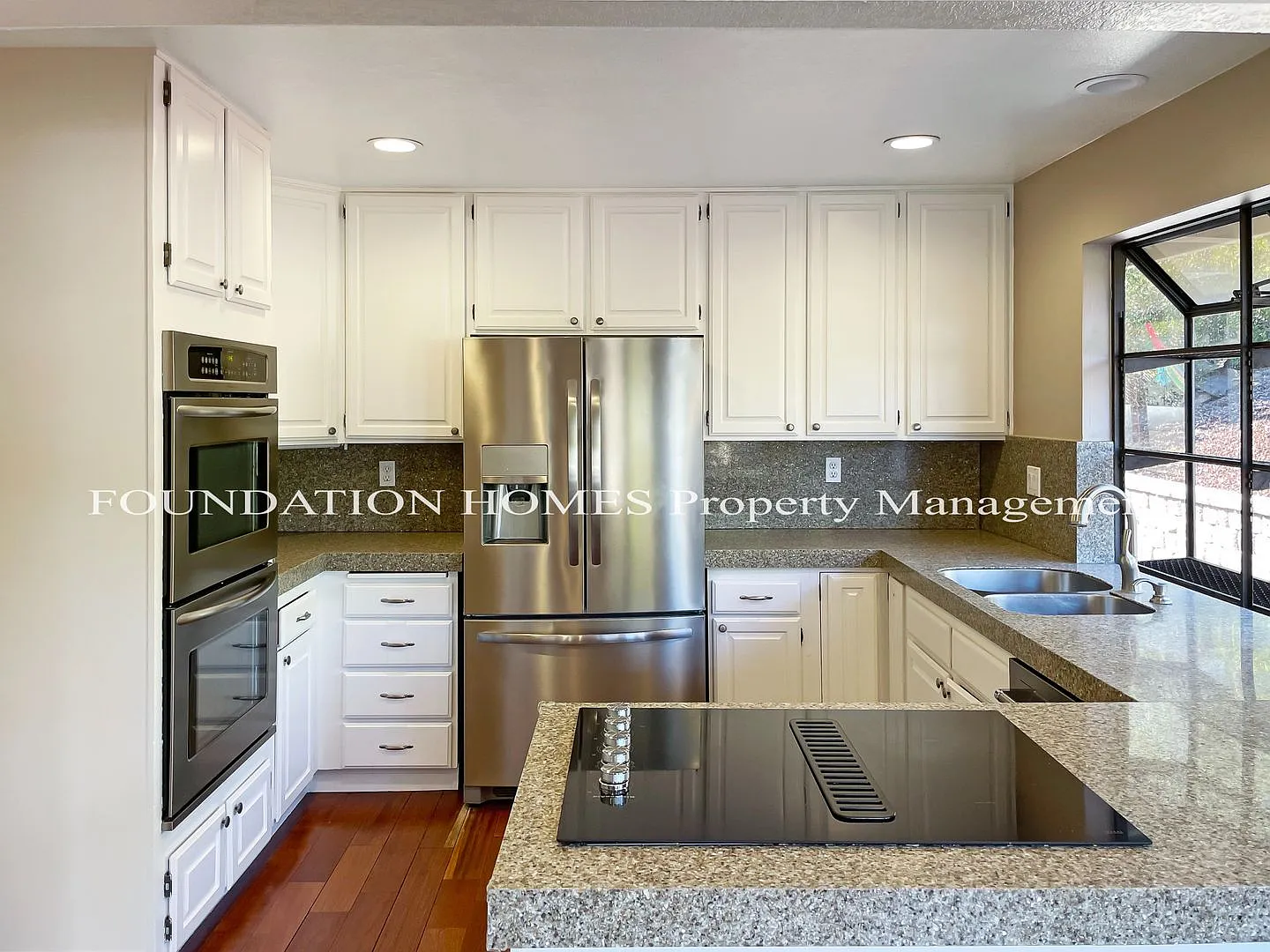 Large Estate - Pool - A/C - 3 Car Garage - Hiking - Foundation - — Photo 2