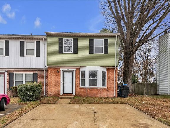 3rd image of 1214 Clear Springs Rd