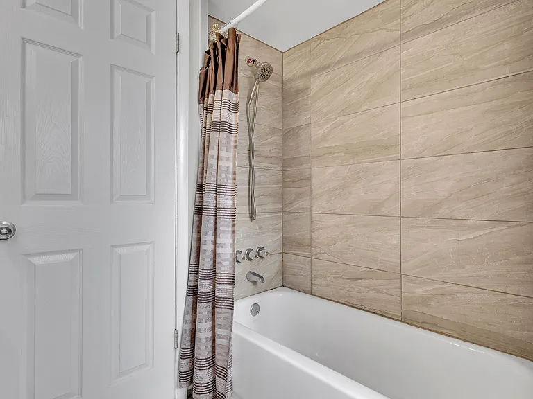 23520 Brandywynne St — Photo 22