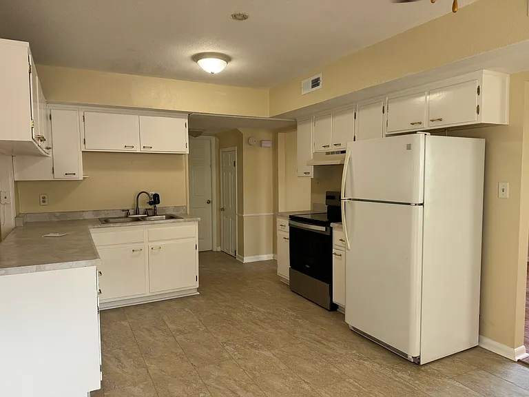 1108 Carissa Dr — Photo 8