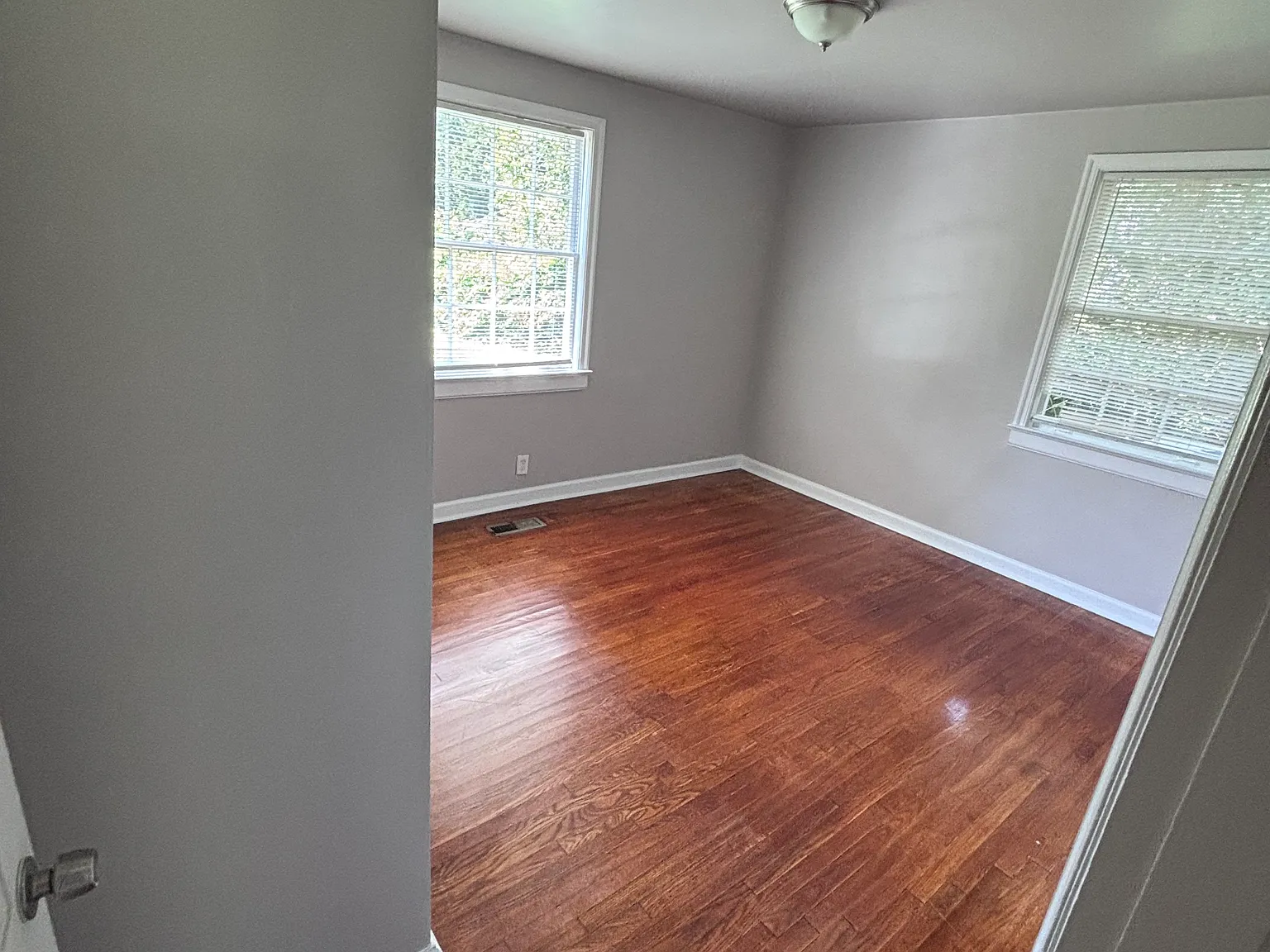 3 bed, 700 sqft, $1,900 — Photo 4