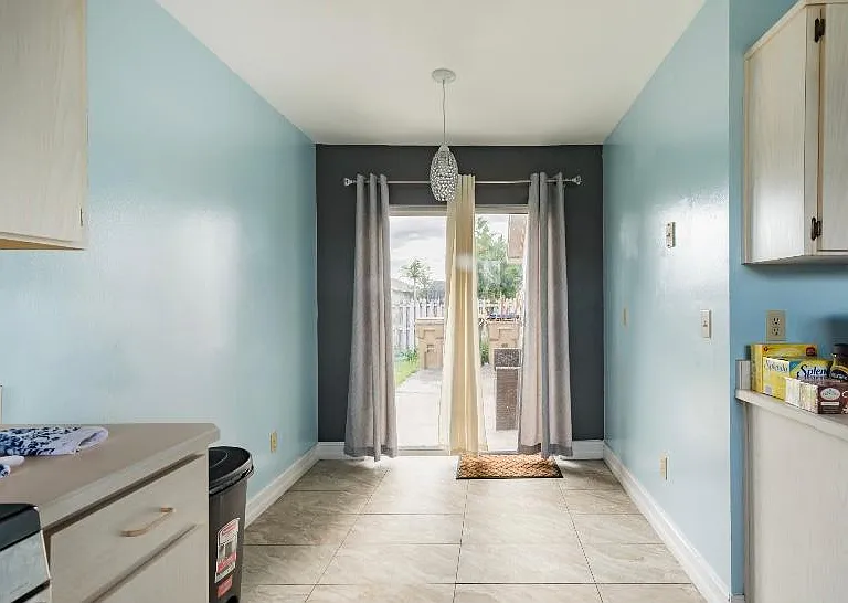 5212 Broken Arrow Dr — Photo 1