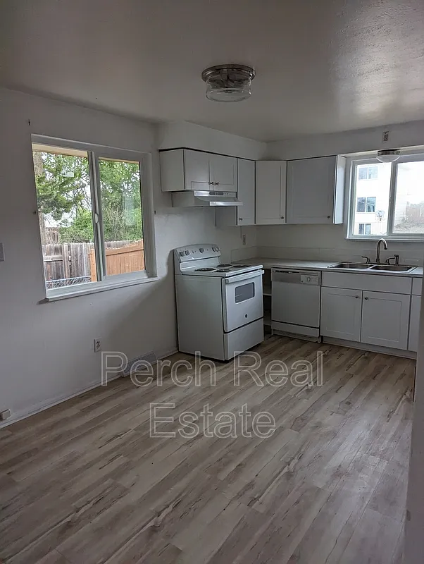2 bed, 1.0 bath, 864 sqft, $1,700 — Photo 3