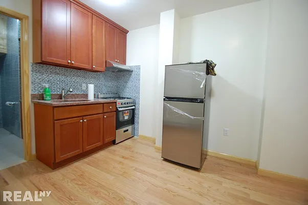 Rented by REAL New York | media 17