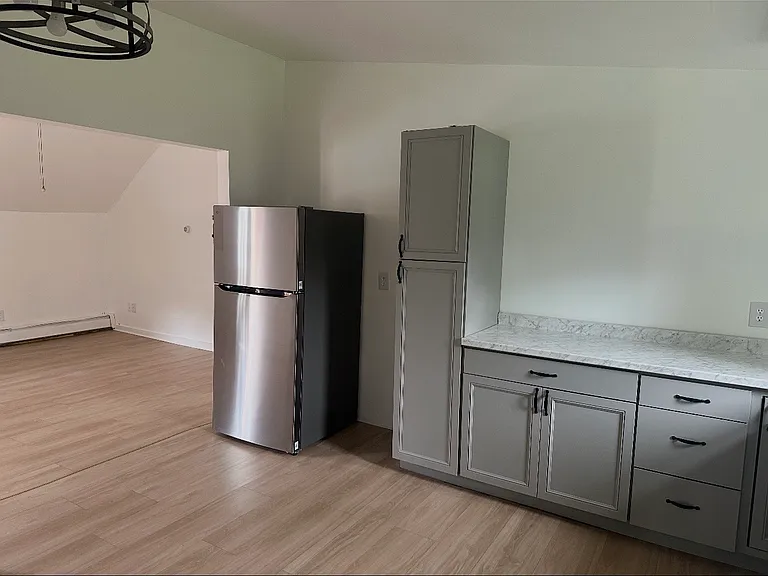 657A South St #B — Photo 7