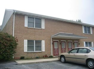 217 Colonial Dr, Akron, PA 17501