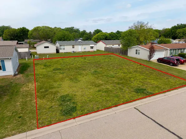 5413 S Vine St, Wichita, KS 67217