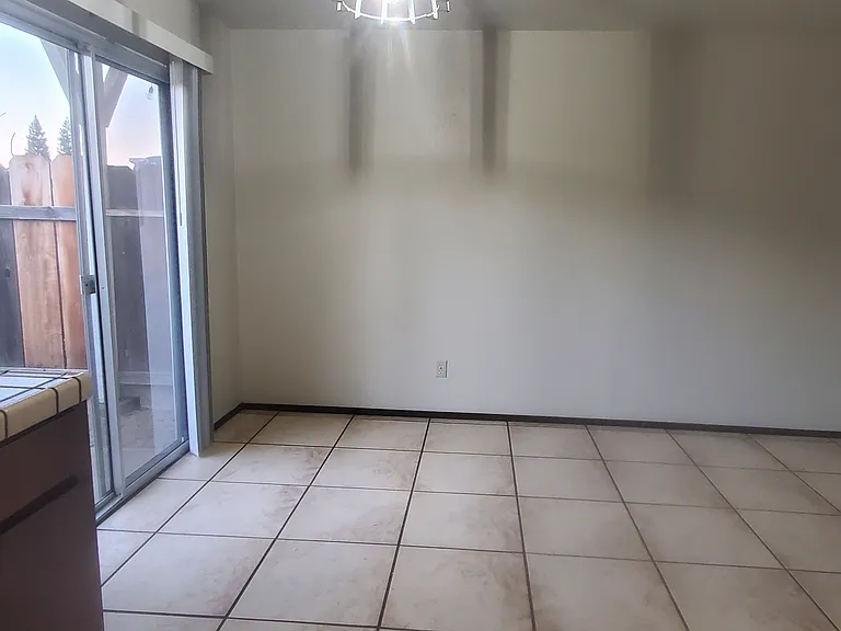 309 Almond Ave — Photo 2