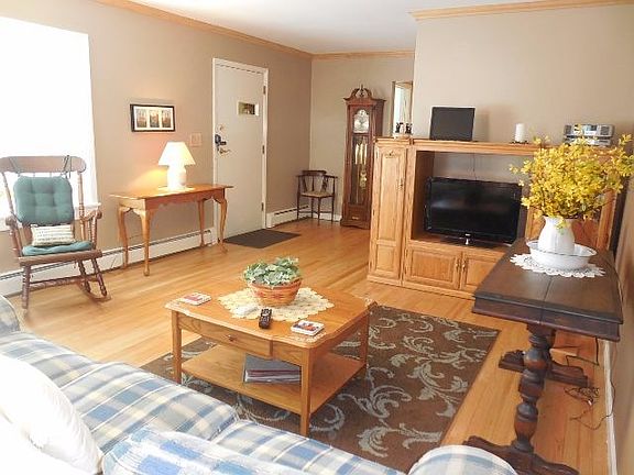 3rd image of 154 S Butts Ave