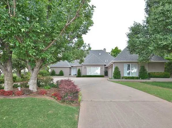 517 Country Club Dr, Edmond, OK 73025