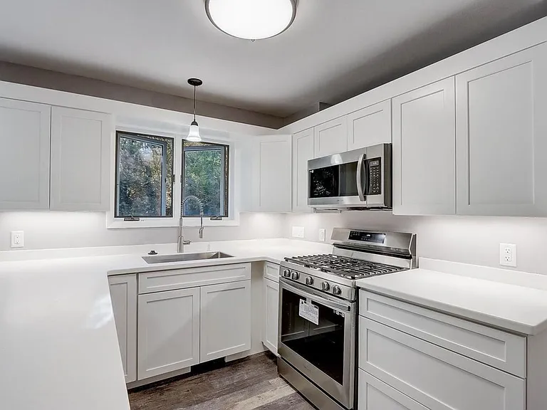 7653 Farmington Way — Photo 3