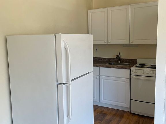 4th image of 5227 Brooklyn Ave NE #5233-8