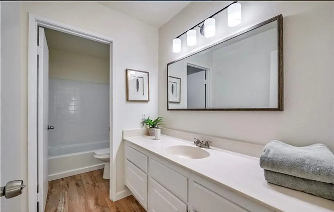 4 bed, 3127 sqft, $3,600 — Photo 1