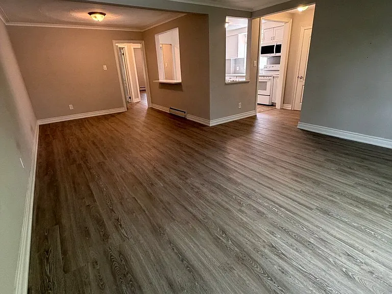 43 Morgan Ave — Photo 2