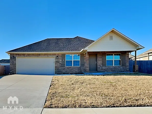 813 Vista St, Gentry, AR 72734