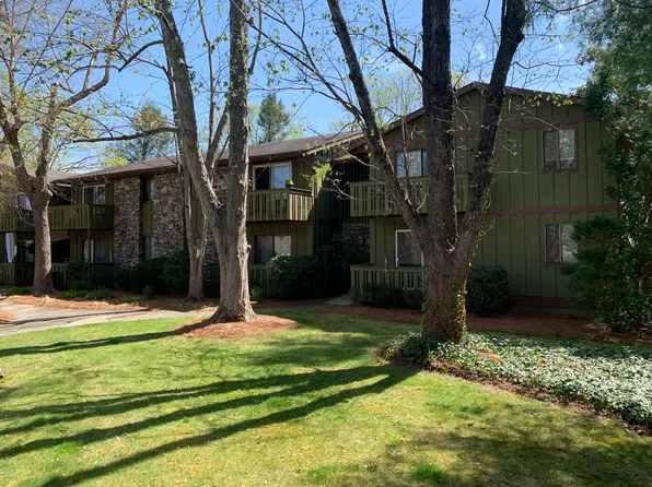 902 Hillcrest St APT 5, Hendersonville, NC 28739