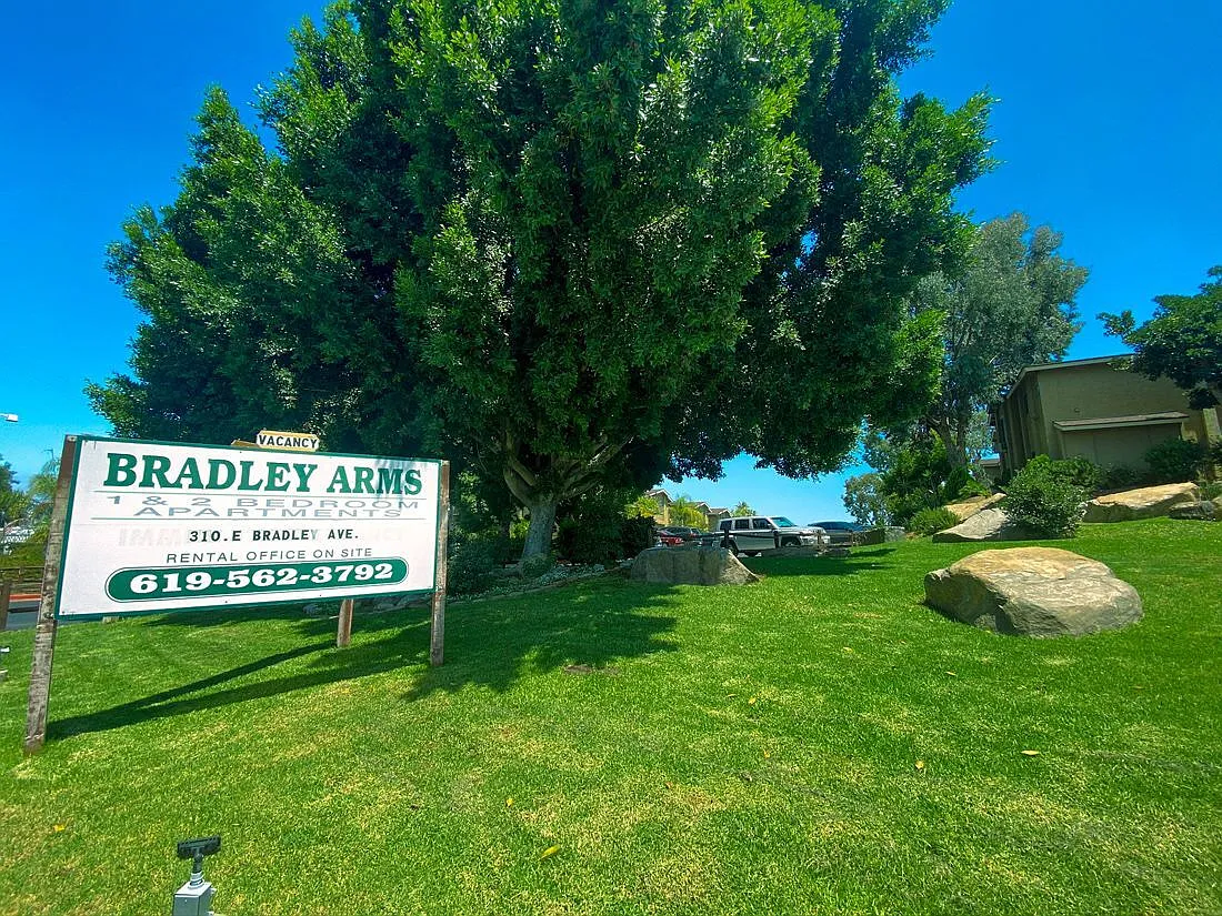Bradley Arms — Photo 3