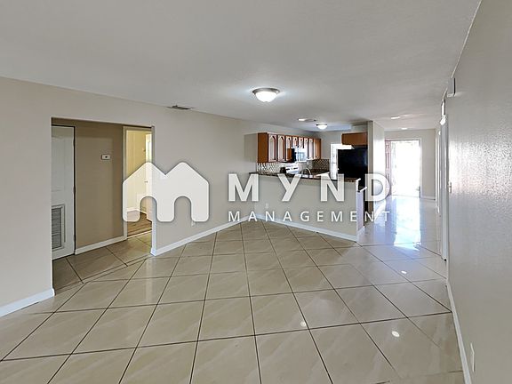 5th image of 3816 Carroway St