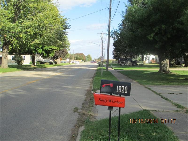 2nd image of 1920 E Chestnut St
